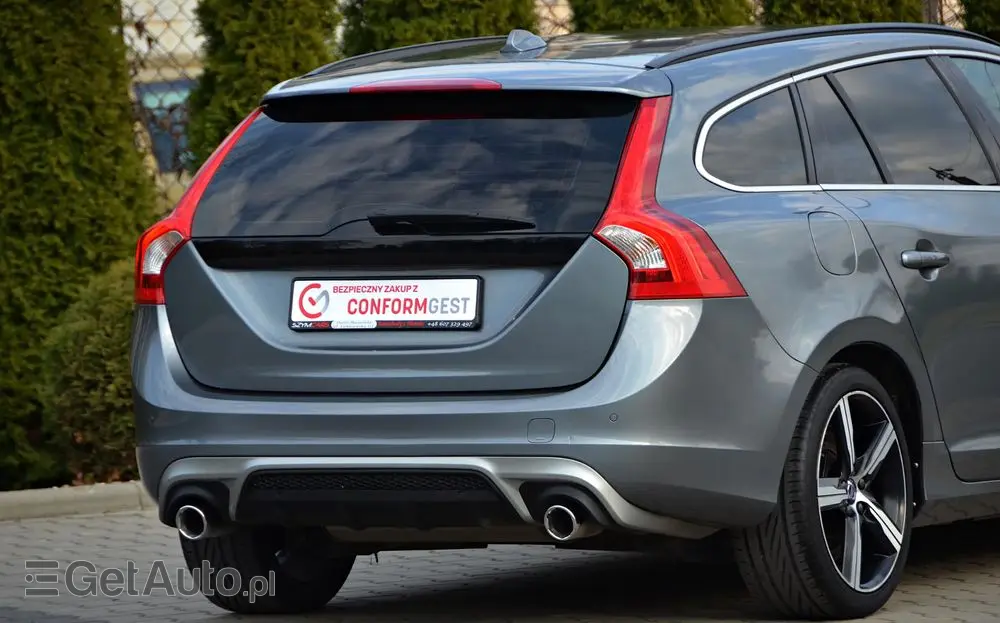 VOLVO V60 D2 Drive-E R-Design Momentum