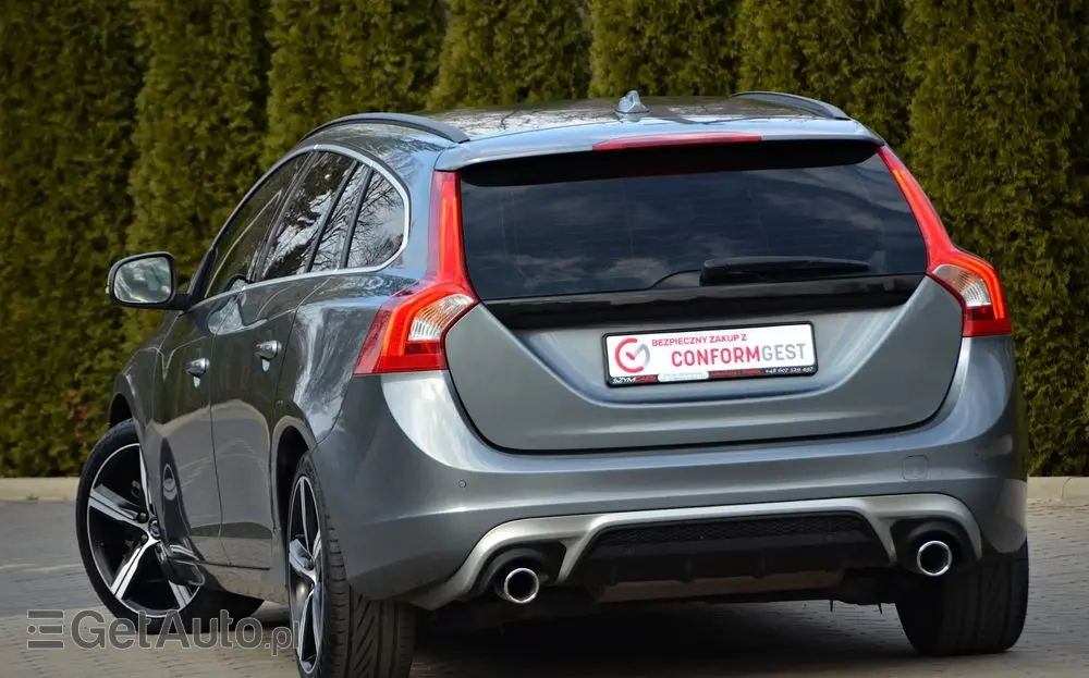 VOLVO V60 D2 Drive-E R-Design Momentum