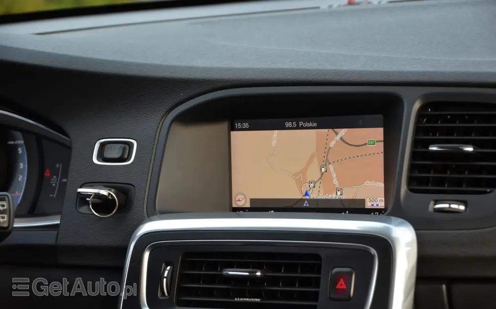 VOLVO V60 D2 Drive-E R-Design Momentum