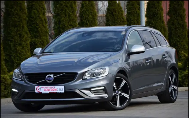 VOLVO V60 D2 Drive-E R-Design Momentum