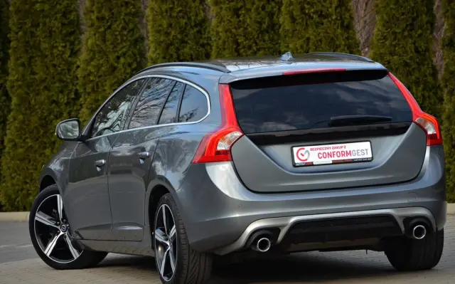 VOLVO V60 D2 Drive-E R-Design Momentum