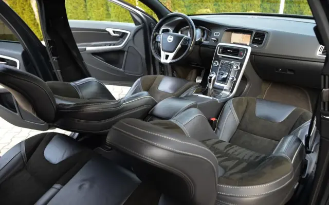VOLVO V60 D2 Drive-E R-Design Momentum