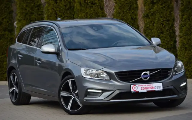 VOLVO V60 D2 Drive-E R-Design Momentum