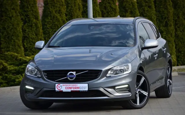 VOLVO V60 D2 Drive-E R-Design Momentum
