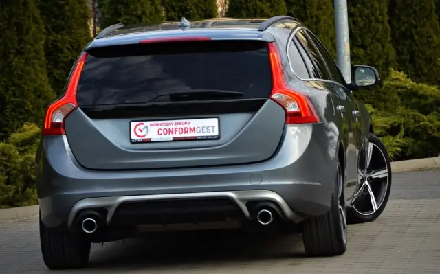 VOLVO V60 D2 Drive-E R-Design Momentum