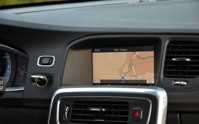 VOLVO V60 D2 Drive-E R-Design Momentum