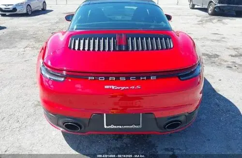 PORSCHE 911 