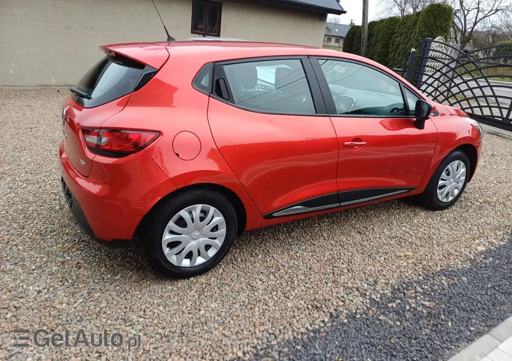 RENAULT Clio TCe 90 Dynamique