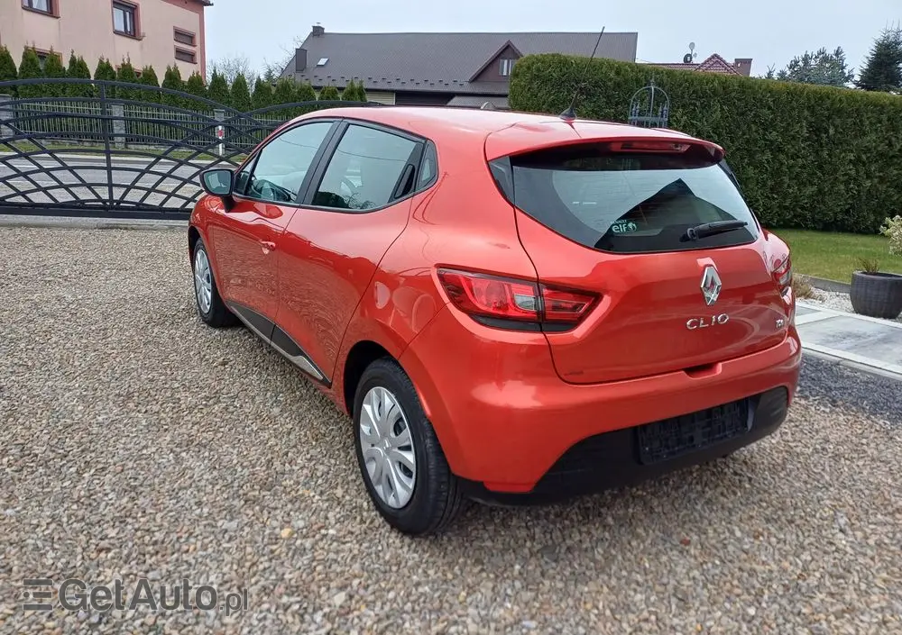 RENAULT Clio TCe 90 Dynamique