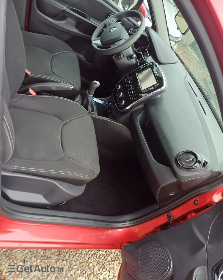 RENAULT Clio TCe 90 Dynamique