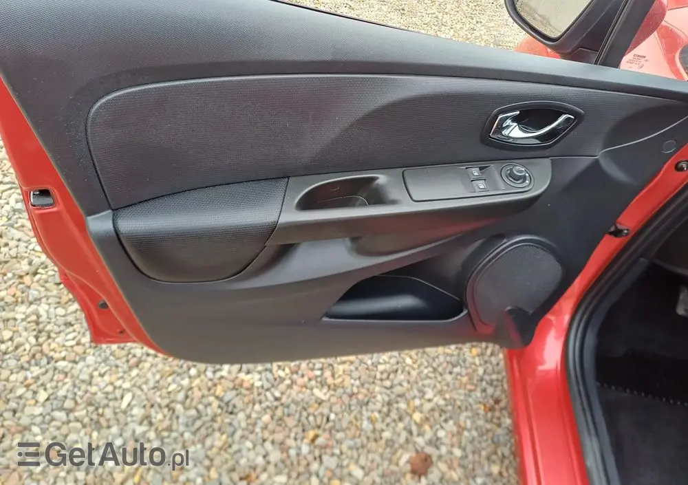 RENAULT Clio TCe 90 Dynamique