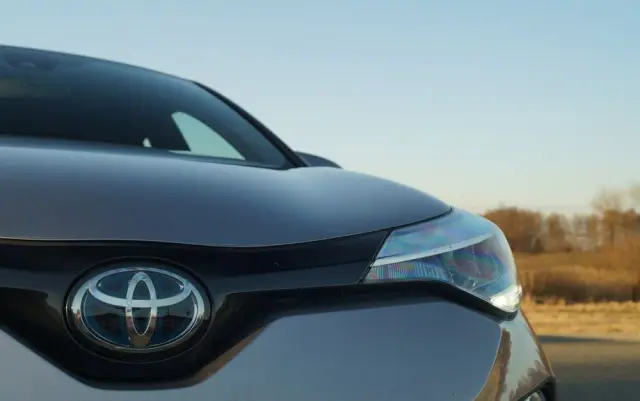TOYOTA C-HR 