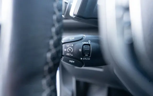 PEUGEOT 5008 THP 165 EAT6 Stop & Start Allure