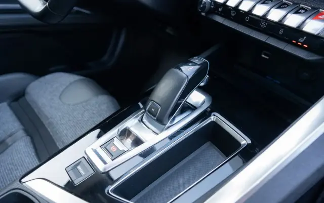 PEUGEOT 5008 THP 165 EAT6 Stop & Start Allure