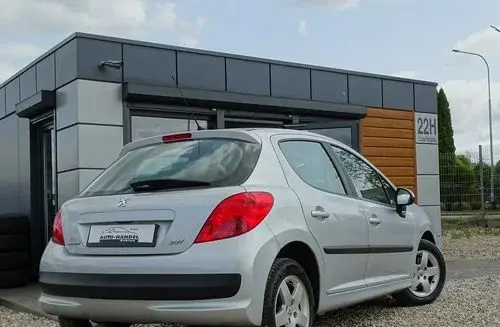PEUGEOT 207 