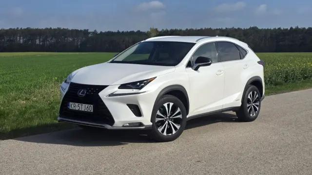 LEXUS NX E-Four Impression AWD