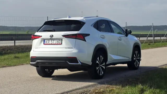 LEXUS NX E-Four Impression AWD