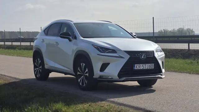 LEXUS NX E-Four Impression AWD