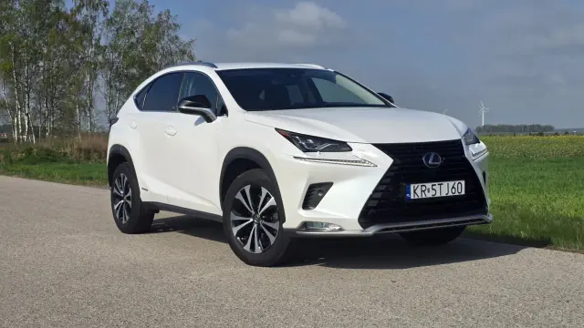 LEXUS NX E-Four Impression AWD