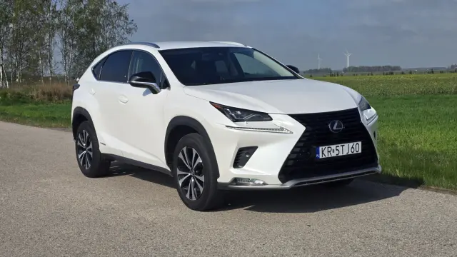 LEXUS NX E-Four Impression AWD