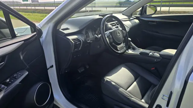 LEXUS NX E-Four Impression AWD