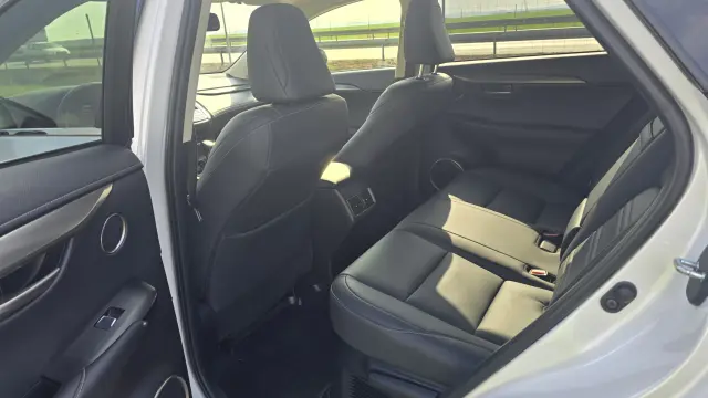LEXUS NX E-Four Impression AWD