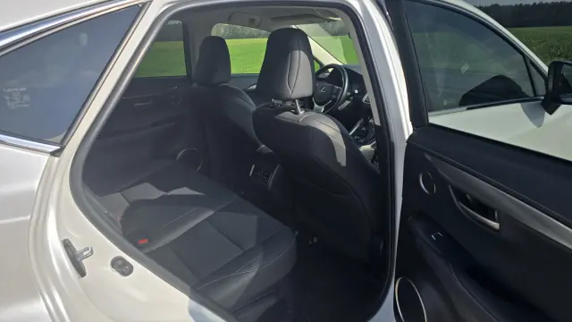 LEXUS NX E-Four Impression AWD