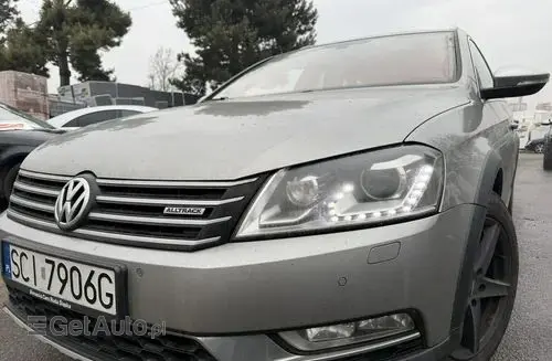 VOLKSWAGEN Passat Alltrack 