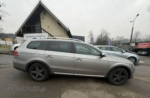 VOLKSWAGEN Passat Alltrack 
