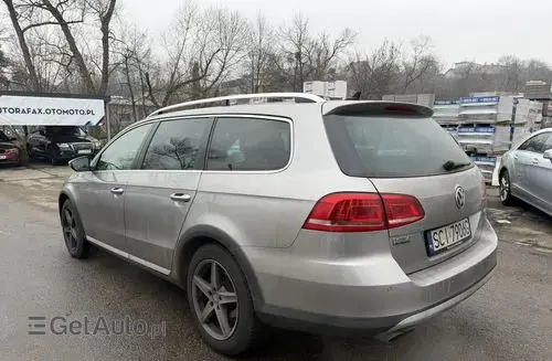 VOLKSWAGEN Passat Alltrack 