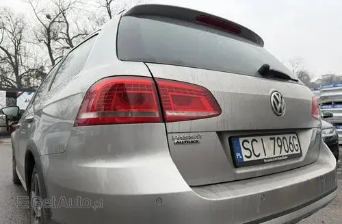 VOLKSWAGEN Passat Alltrack 