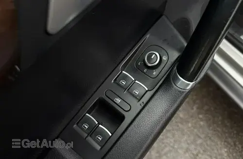 VOLKSWAGEN Passat Alltrack 