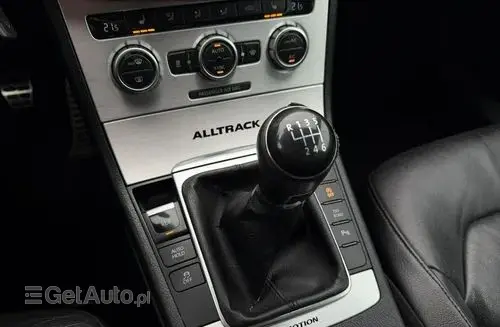 VOLKSWAGEN Passat Alltrack 