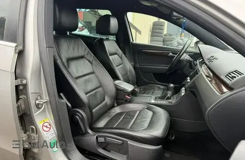 VOLKSWAGEN Passat Alltrack 