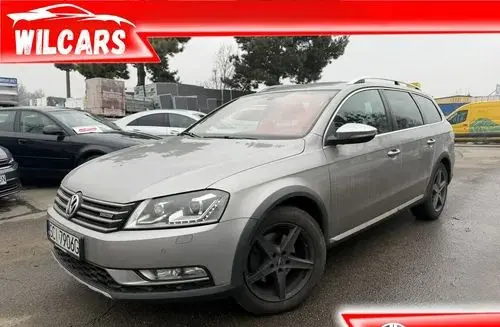 VOLKSWAGEN Passat Alltrack 