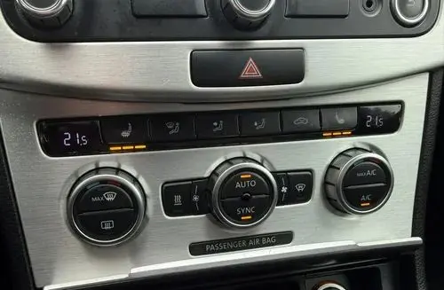 VOLKSWAGEN Passat Alltrack 