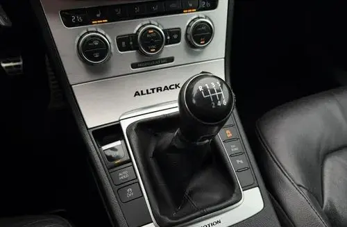 VOLKSWAGEN Passat Alltrack 