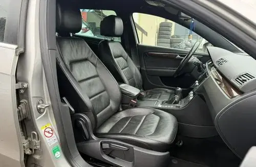 VOLKSWAGEN Passat Alltrack 