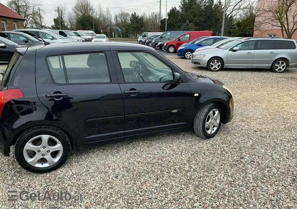 SUZUKI Swift 