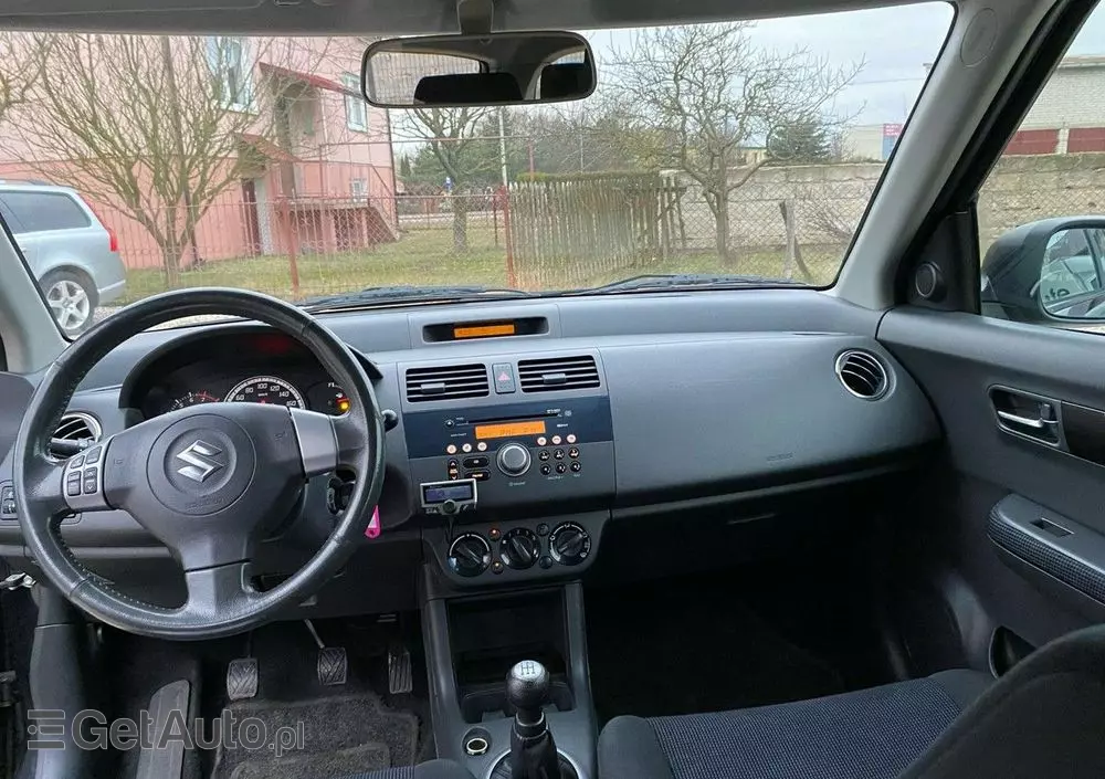 SUZUKI Swift 
