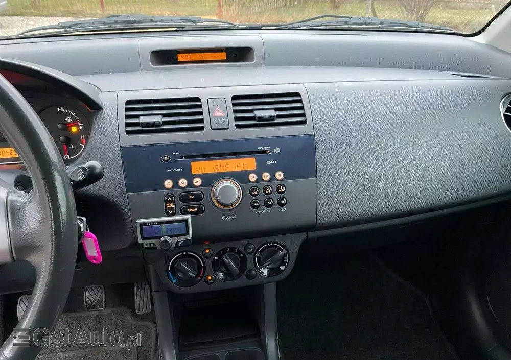 SUZUKI Swift 