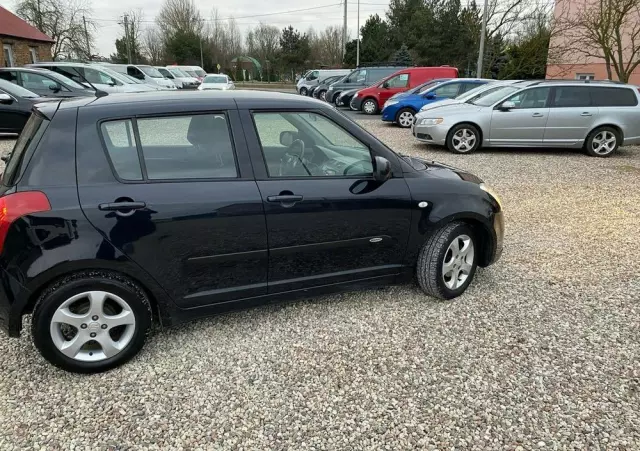 SUZUKI Swift 