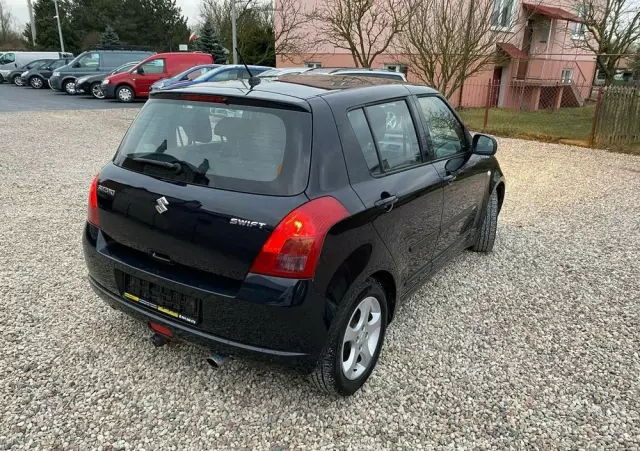 SUZUKI Swift 
