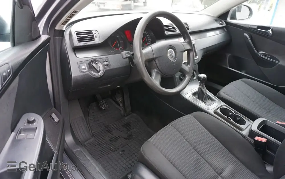VOLKSWAGEN Passat 1.9 TDI Trendline