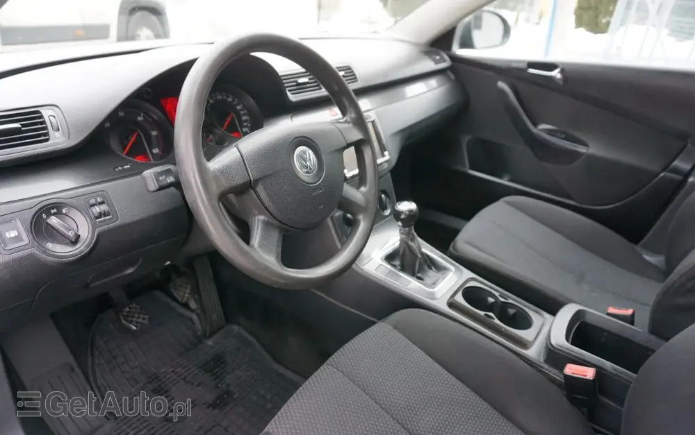 VOLKSWAGEN Passat 1.9 TDI Trendline