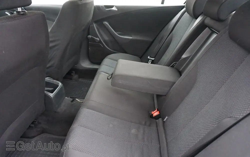 VOLKSWAGEN Passat 1.9 TDI Trendline