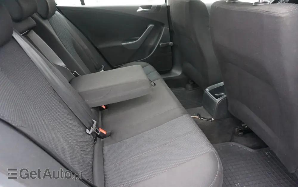 VOLKSWAGEN Passat 1.9 TDI Trendline