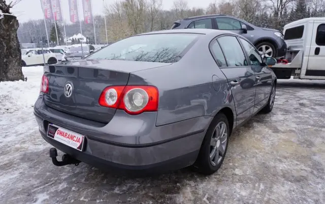 VOLKSWAGEN Passat 1.9 TDI Trendline