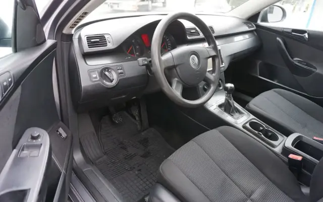 VOLKSWAGEN Passat 1.9 TDI Trendline