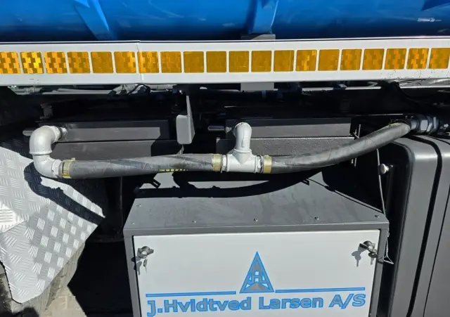 SCANIA Larsen FlexVac 311 Ładowarka próżniowa ssąca 